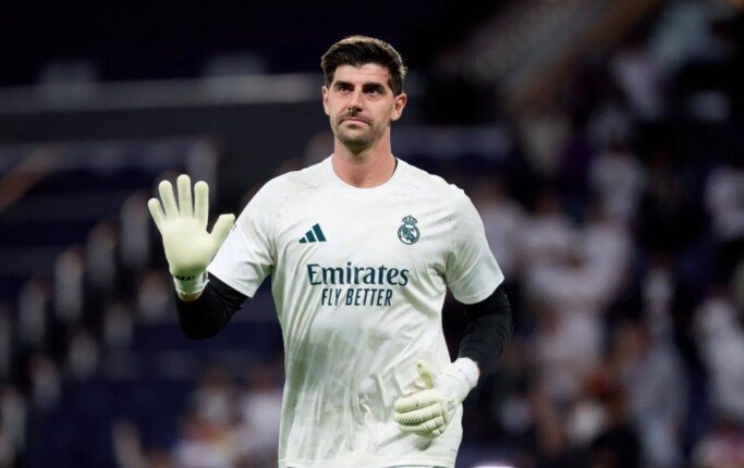 موقف كورتوا من مباراة ريال مدريد وراسينج سانتاندير بعد الغياب عن الكلاسيكو