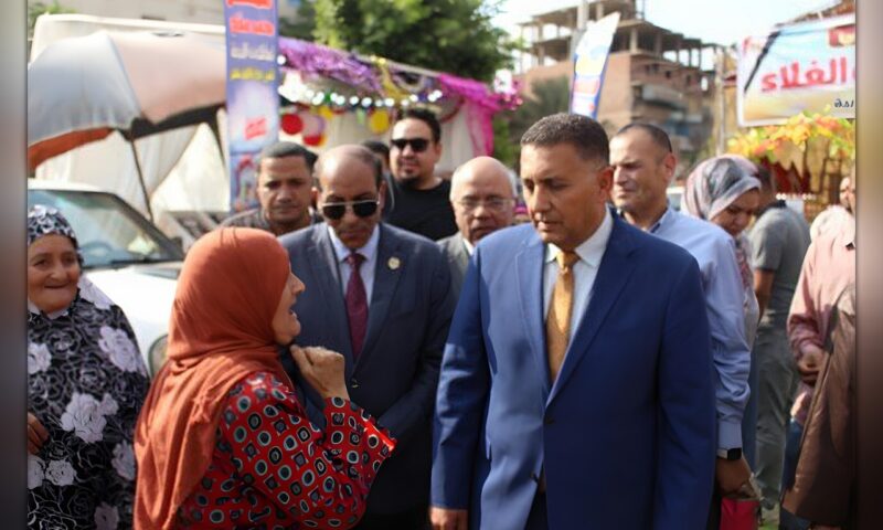 محافظ القليوبية يفتتح معرضًا للسلع الغذائية بأسعار مخفضة بمدينة الخانكة