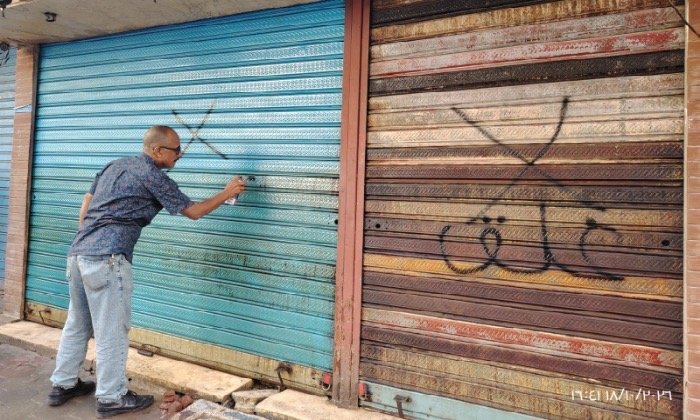 غلق وتشميع 12 محلًا مخالفًا في حملة مكبرة بمنتزه أول في الإسكندرية