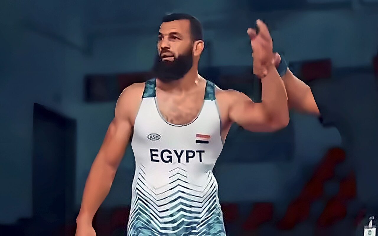 طارق الشافعي يفوز ببرونزية العالم في المصارعة الرومانية