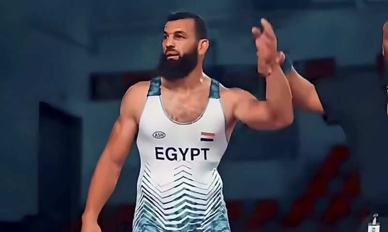 طارق الشافعي يفوز ببرونزية العالم في المصارعة الرومانية