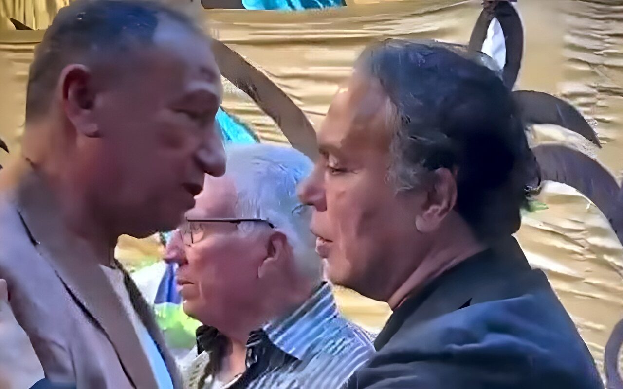 محمود الخطيب ونجوم الزمالك في عزاء نصر إبراهيم نجم القلعة البيضاء السابق