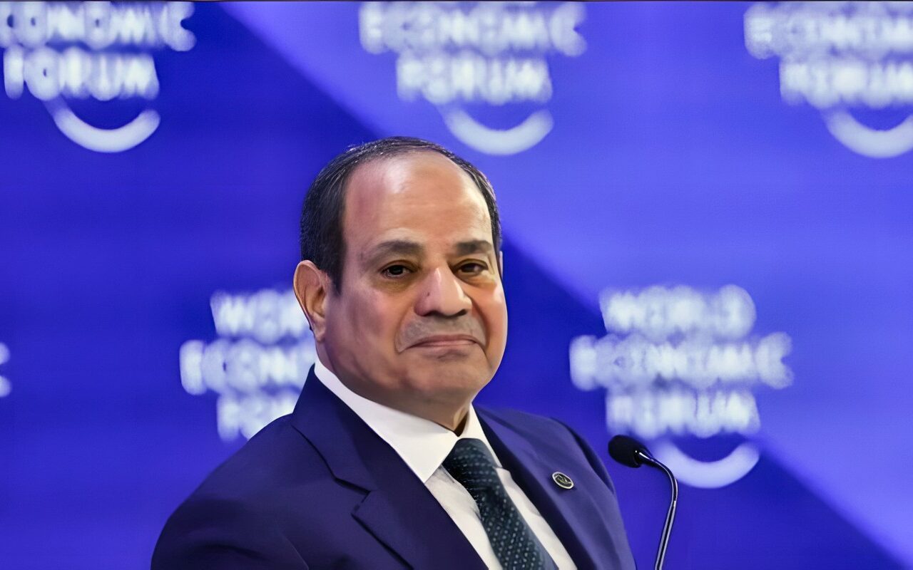 الرئيس السيسي: الدول تنظم حياتها بالقوانين والدعوة الطيبة أساس بناء الوعي