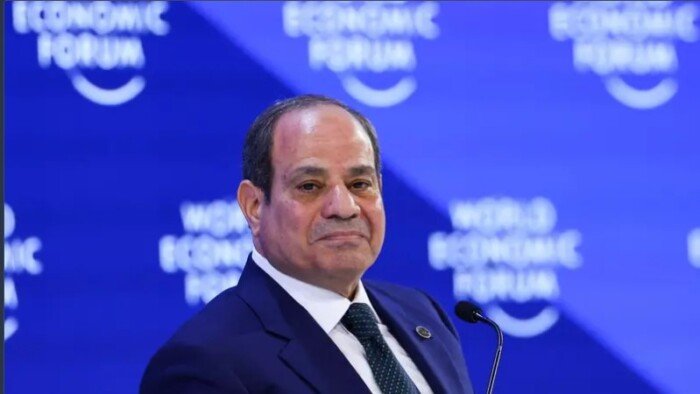 السيسي يوجه رسالة للأسر المصرية بشأن التكنولوجيا