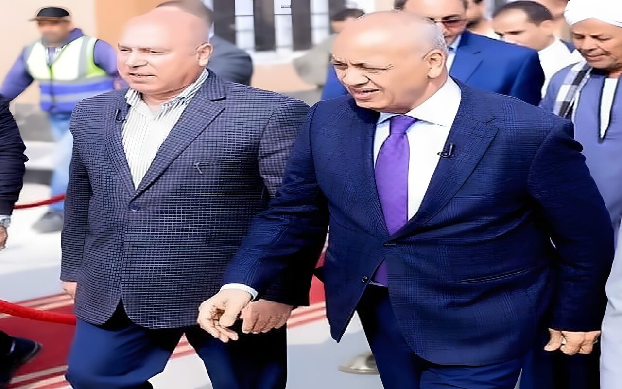 من شكوى «المعنا» إلى إنارة كباري قنا.. مصطفى بكري يطرح المشكلة ووزير النقل يوجّه بالتحرك الفوري