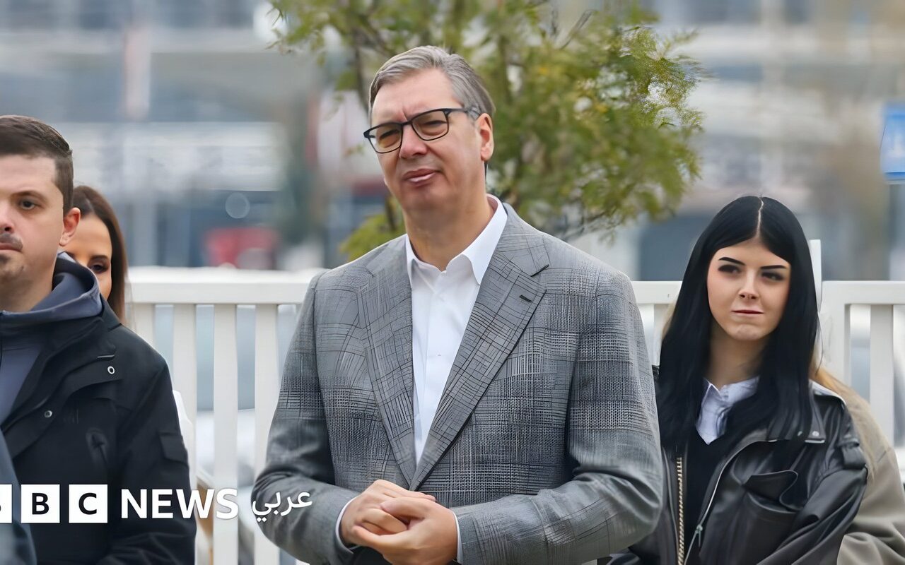 “من الواضح أننا خسرنا هذه الانتخابات” رئيس صربيا السابق يقر بالهزيمة أمام حركة الاحتجاجات الطلابية