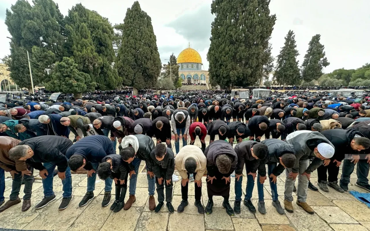 حماس تدعو لمشاركة جماهيرية واسعة في فعاليات نصرة القدس والأقصى