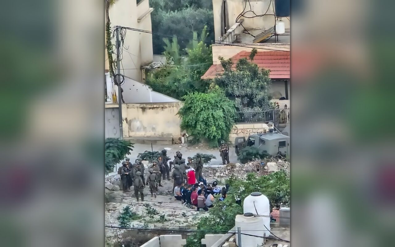 جيش الاحتلال يواصل اقتحام برقة ويحتجز مصلين داخل مسجد