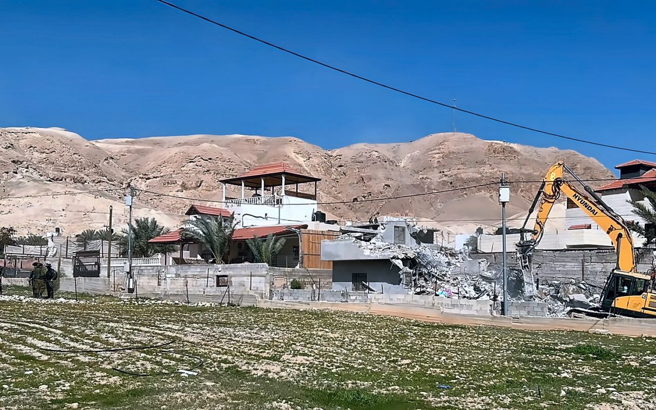 هُجّرت عائلاتها قبل أشهر.. مستوطنون يشرعون بإقامة بؤرة في «اسطيح»