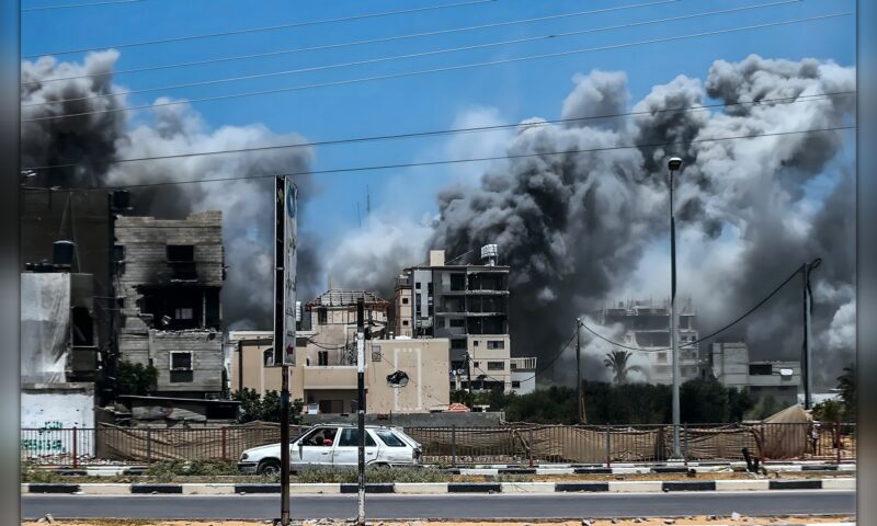 صحيفة سعودية تمنح منبرها لجيش الاحتلال لتسويق روايته ووصم المقاومة بـ”الإرهاب”