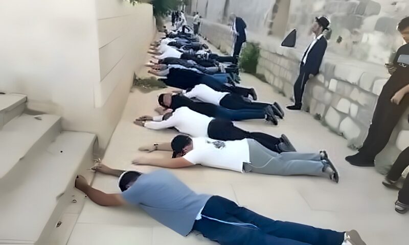 صلوات جماعية وسجود تلمودي في الأقصى وسط حماية شرطة الاحتلال