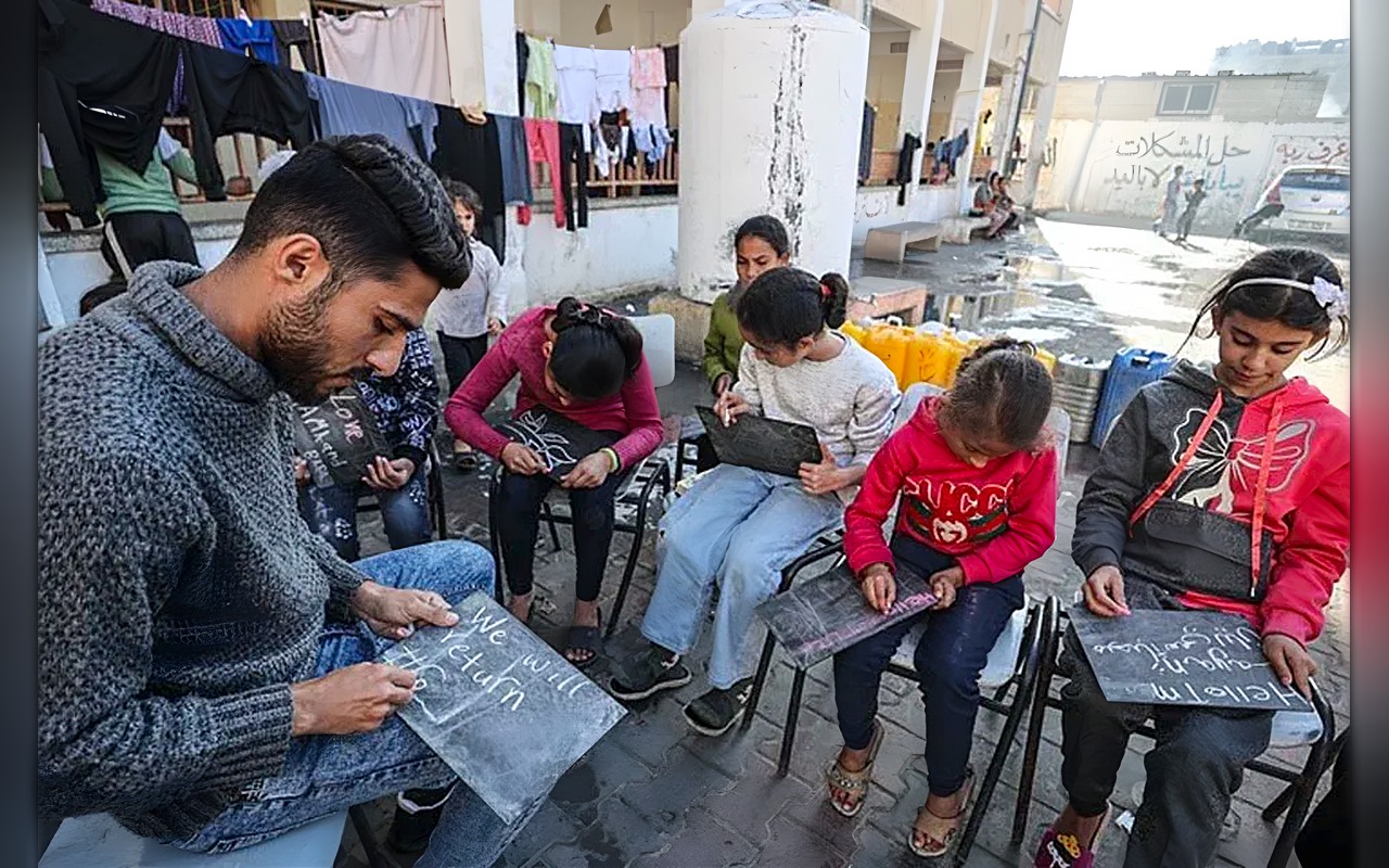التعليم الفلسطيني تحت الاستهداف: دمار في غزة وقيود في الضفة