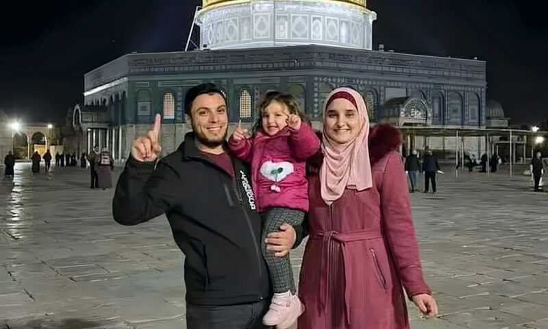 تمديد اعتقال الصحفية إسلام عمارنة وزوجها وسط استمرار احتجاز 38 صحفيًا في سجون الاحتلال