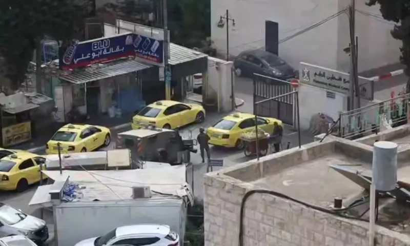 الاحتلال يقتحم مجمع فلسطين الطبي برام الله ويمنع الدخول والخروج