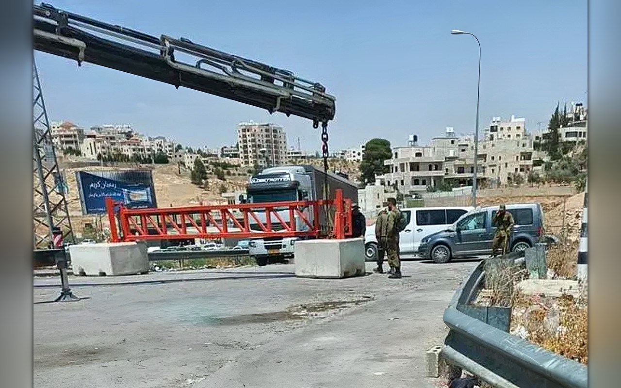 هدم منزل ومنشآت زراعية في جنين بالتزامن مع تركيب بوابة حديدية في عرابة