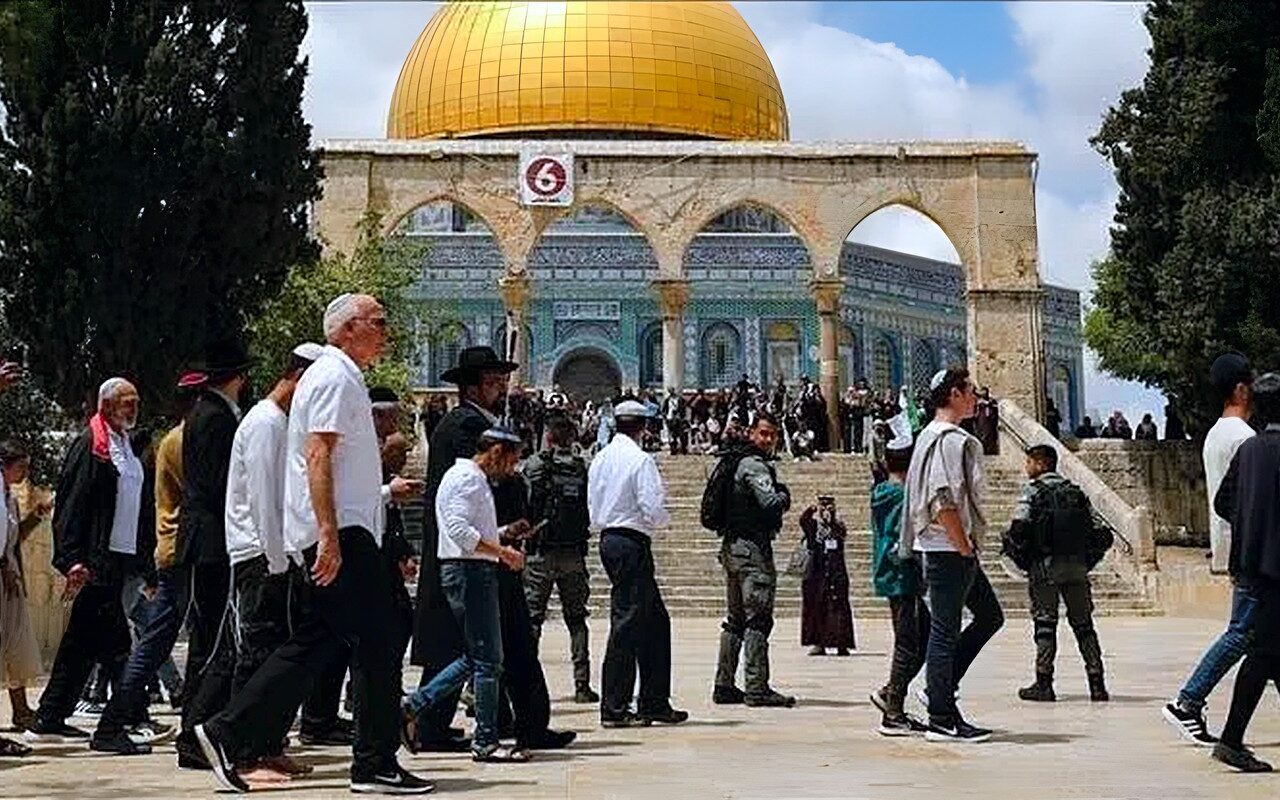 اقتحام الأقصى.. 133 مستوطناً في باحاته بحماية الاحتلال