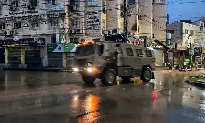 إصابات بالدهس والرصاص خلال اقتحامات الاحتلال في جنين ورام الله
