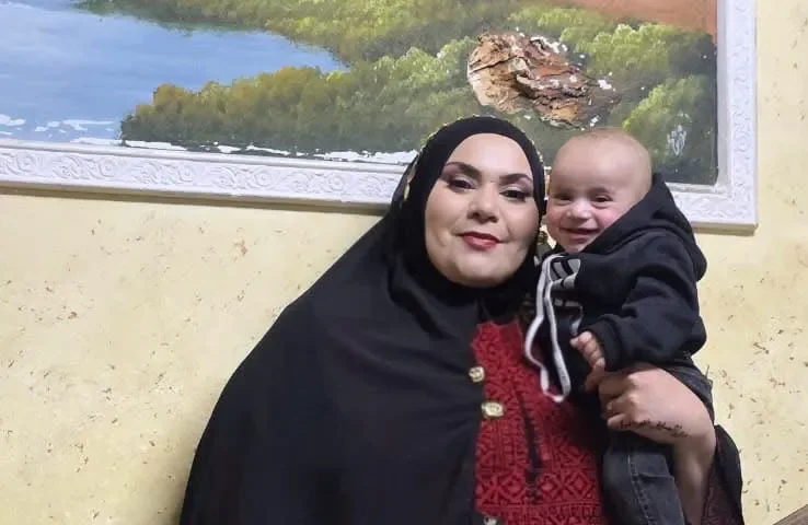«أريد أن أضع مولودي خارج السجن».. معاناة الأسيرة براءة أبو خديجة في الدامون