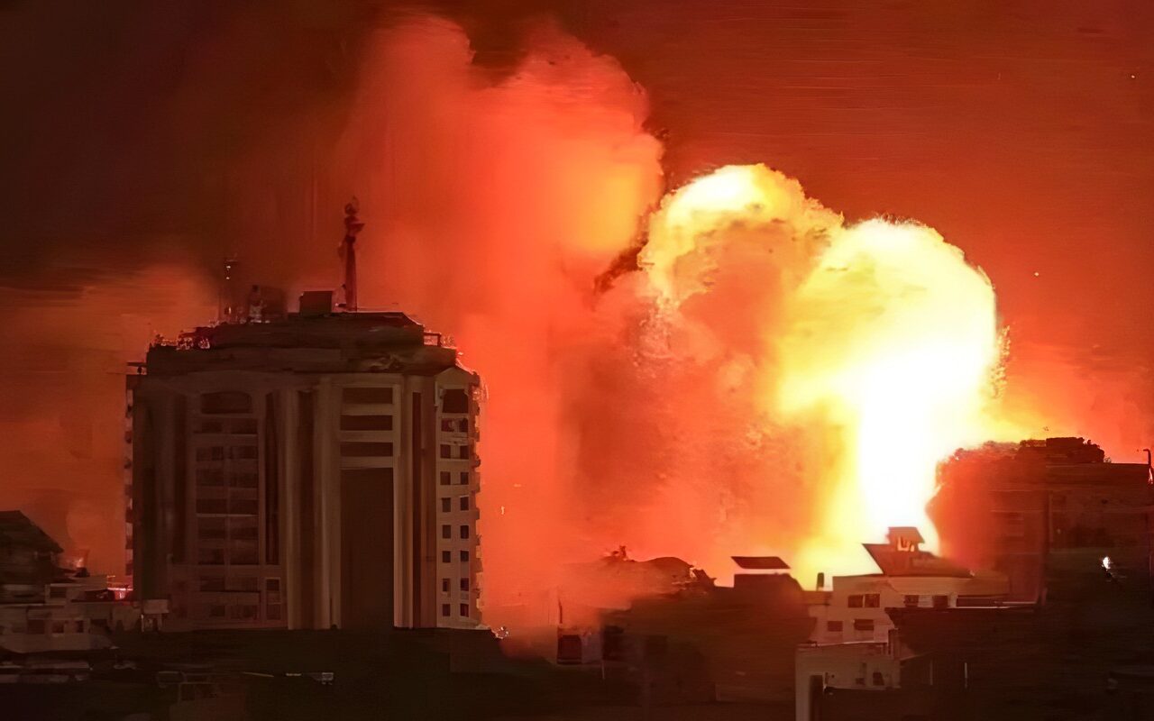 غزة بين القصف ونقص الغذاء.. أزمة إنسانية تتفاقم