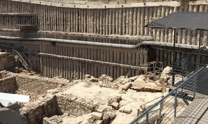 تصدعات تهدد منازل الفلسطينيين.. ماذا يجري أسفل بلدة سلوان؟