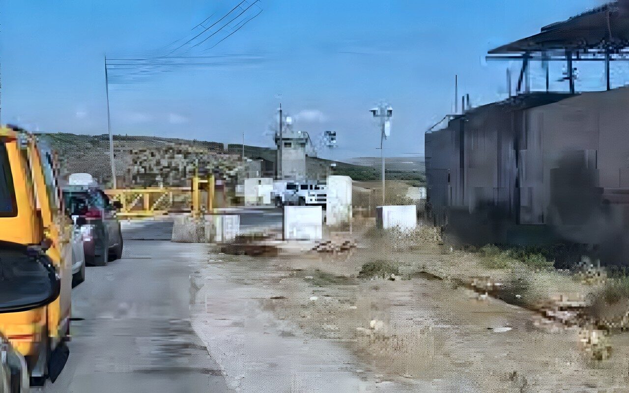 من حفل زفاف إلى الاحتجاز.. الاحتلال يعطّل حافلة تقلّ 35 فلسطينياً في نابلس