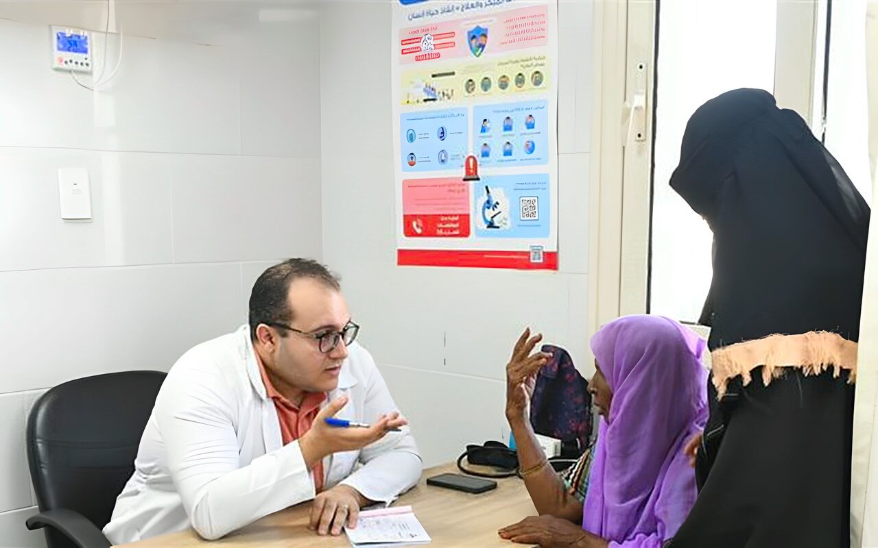 20 ألف مستفيد على مدار 5 أيام من قافلة جامعة عين شمس وصندوق تحيا مصر لأهالي حلايب وشلاتين