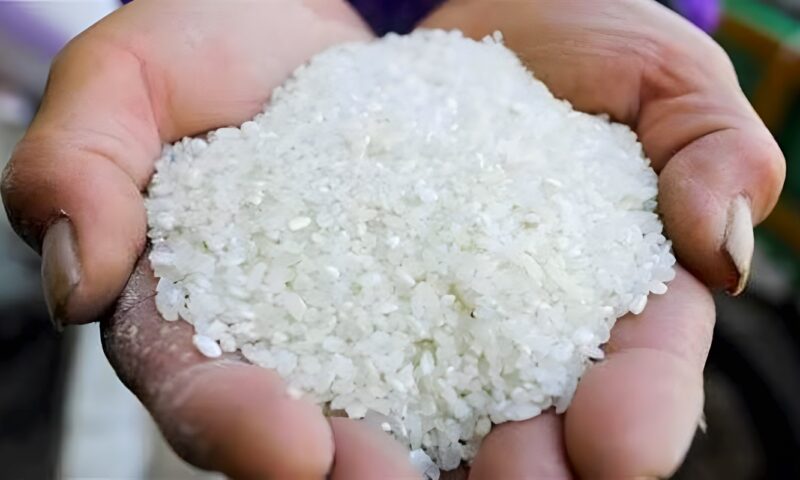 سعر طن الأرز عريض الحبة في الأسواق اليوم الأربعاء