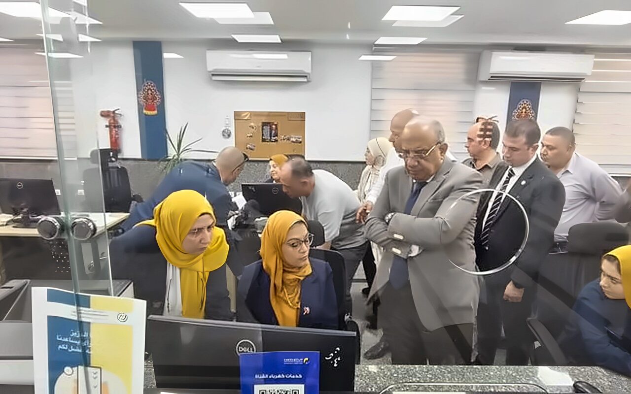 وزير الكهرباء يتفقد إدارة شبكات مدينة الشروق ويتابع خطة التشغيل وتأمين التغذية