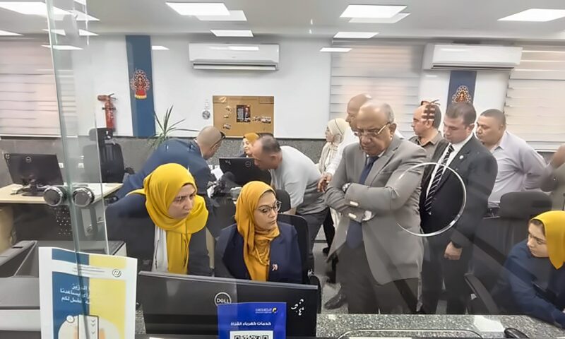 وزير الكهرباء يتفقد إدارة شبكات مدينة الشروق ويتابع خطة التشغيل وتأمين التغذية