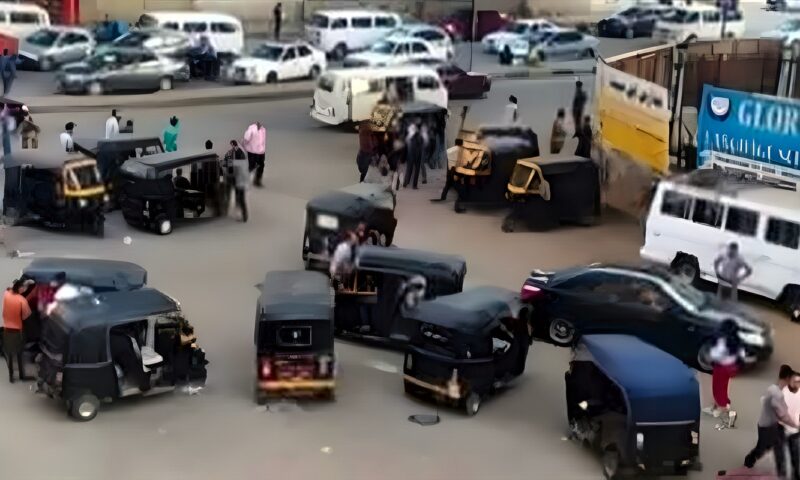 تكاتك المريوطية فيصل تعرقل المرور وتثير غضب المواطنين.. مطالبات للمحافظ بتدخل فوري