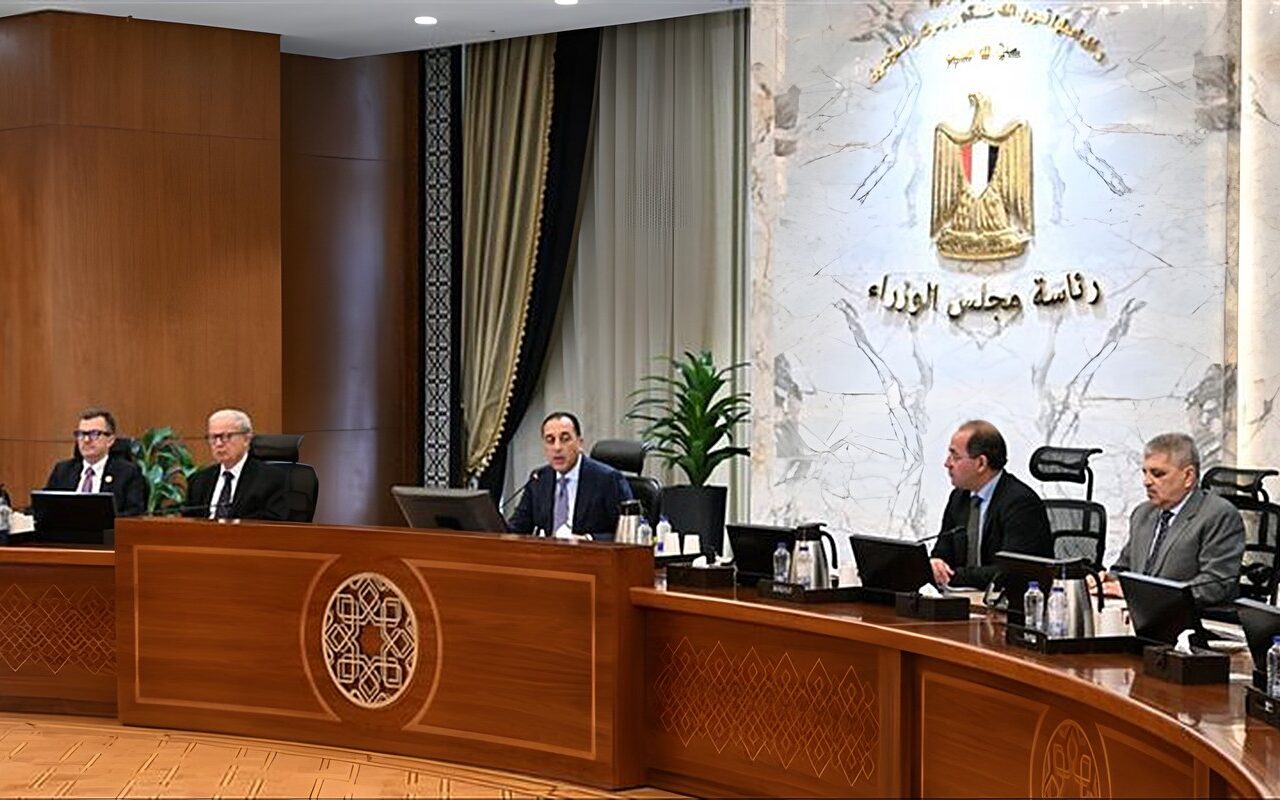 «كل ما يشغل المواطن» على طاولة منتدى مصر.. مدبولي يوجه بحصر التساؤلات حول الدين والاقتصاد