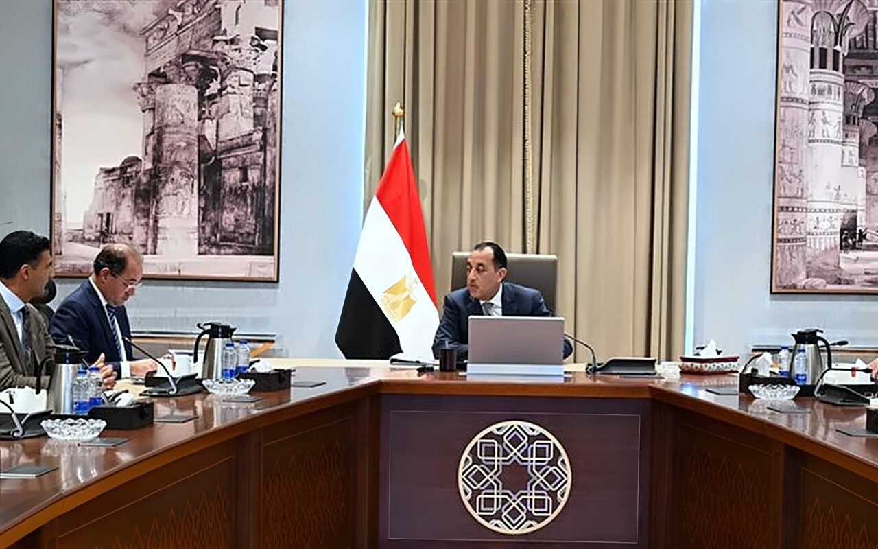 رئيس الوزراء يتابع جهود توفير الأسمدة الزراعية ومستجدات خطوات حوكمة منظومة صرفها للمزارعين