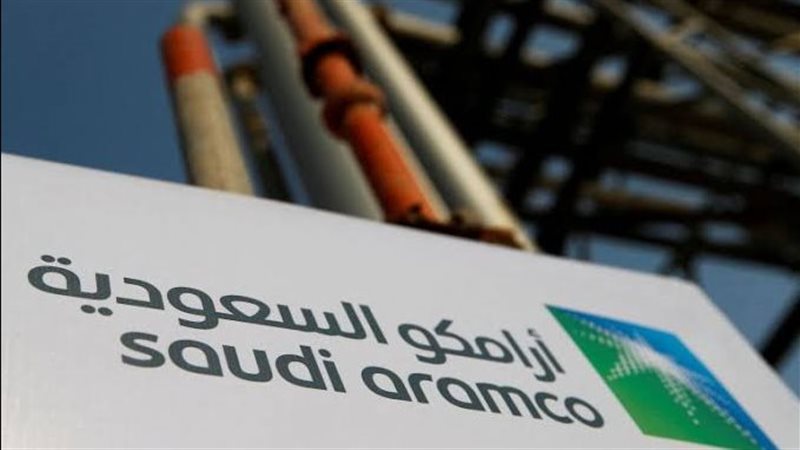 الحوثيون: استهدفنا منشآت لأرامكو ومطار الرياض