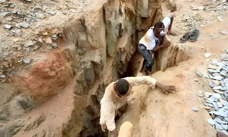 السودان: قتلى في انهيار بئر تعدين للذهب